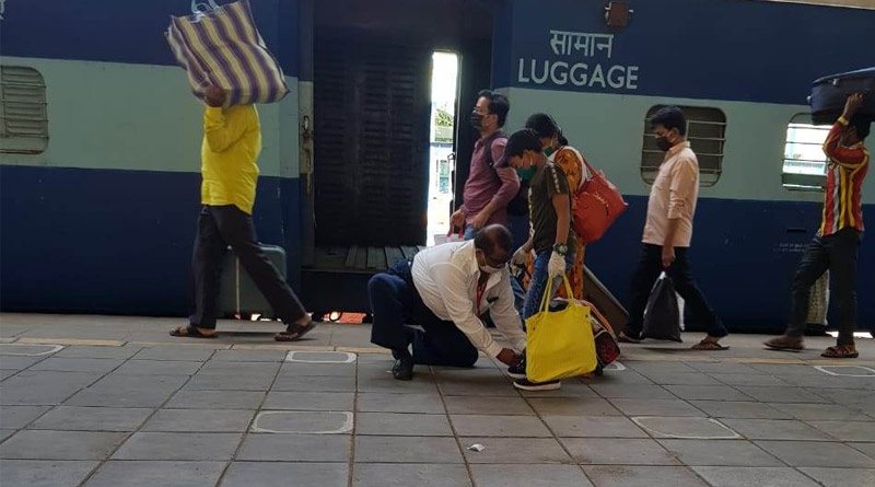 ব্রাত্য নন পরিযায়ী শ্রমিকরা, দুর্দিনে পাশে থেকে বার্তা ভারতীয় রেলের