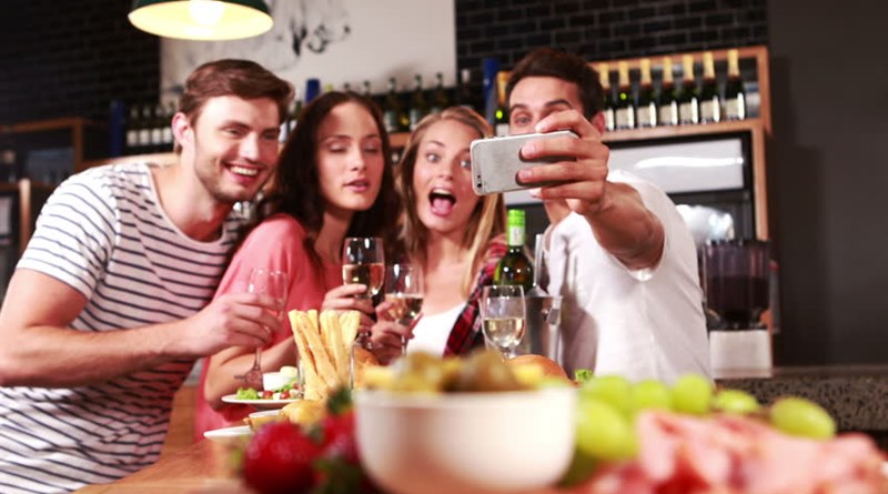 Can't take intimate selfies, restaurants issued new guidelines after lockdown