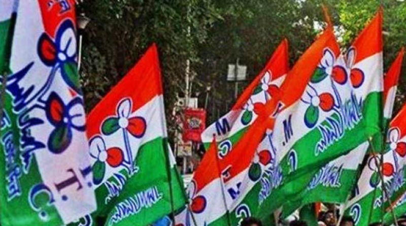 Trinamool leaders caught by police during rice grain stealing