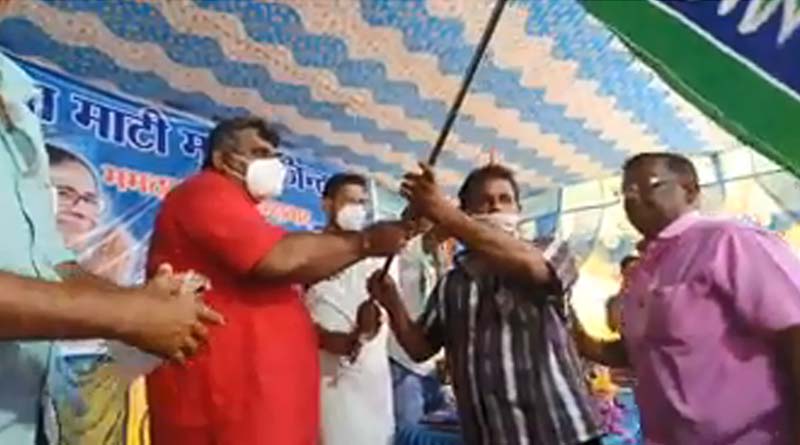 তৃণমূলের ঝান্ডা ধরেও ‘ইনকিলাব জিন্দাবাদ’ স্লোগান, ধমক খেতেই বেরল ‘বন্দে মাতরম’