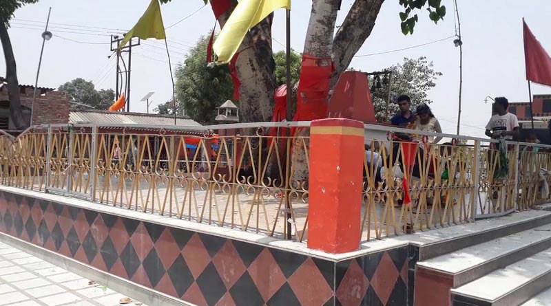 উত্তরপ্রদেশে মন্দিরের সামনে থেকে উদ্ধার সাধুর ঝুলন্ত মৃতদেহ, খুনের অভিযোগ স্থানীয়দের