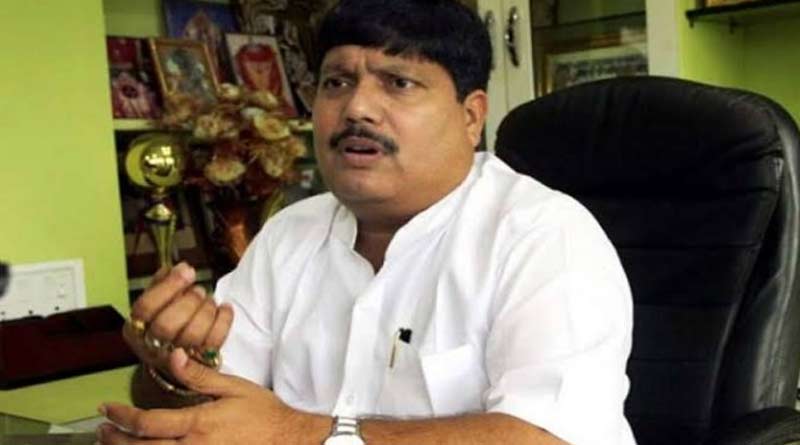 Without search warrant police allegedly raid BJP MP Arjun Singh's house