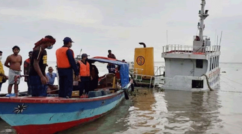 Bangladesh: Cargo ship which sailed from Kolkata capsizes
