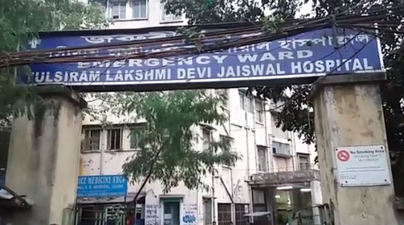 কোভিড হাসপাতালের অব্যবস্থা নিয়ে ফেসবুক লাইভ, মন্ত্রীর সচিবের ‘রোষে’র মুখে করোনা আক্রান্ত