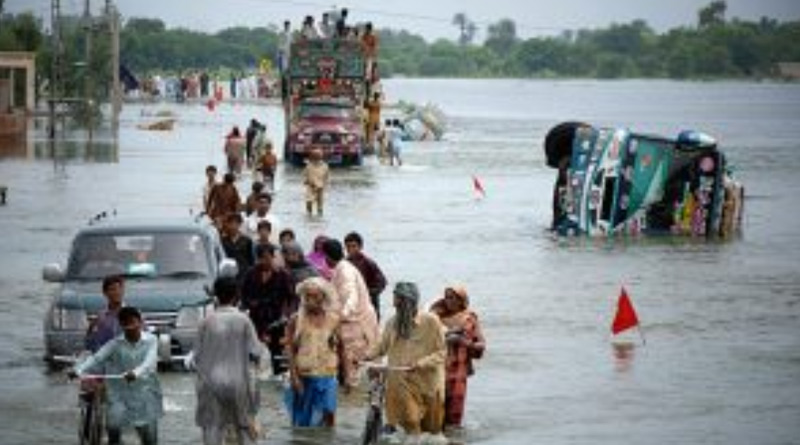 প্রবল বৃষ্টিতে বিপর্যস্ত পাকিস্তান, মৃত কমপক্ষে ২৪