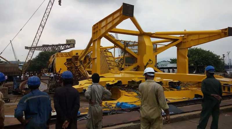 10 killed after massive crane crashes in Vishakhapattanam shipyard