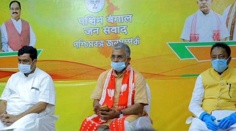 মমতার পালটা! অন্য দলের কর্মীদের বিজেপি পরিবারের সদস্য হওয়ার ডাক দিলীপের