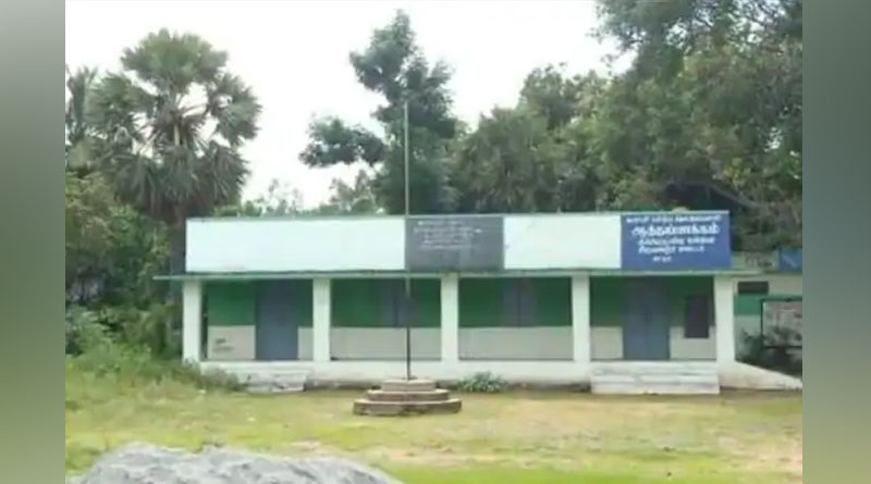 দলিত হওয়ার ‘সাজা’! সরকারি স্কুলে তেরঙ্গা উত্তোলন করতে দেওয়া হল না পঞ্চায়েত প্রধানকে