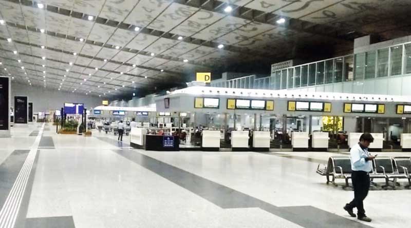 Bomb threat at Dum Dum airport, flight gets delayed | Sangbad pratidin