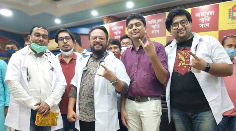 মায়ের জন্য এবার গান বাঁধলেন কোভিড যোদ্ধারাই, সুরে-সুরে অসুর বধে একজোট ৬ চিকিৎসক