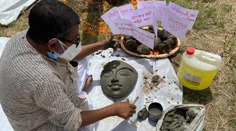 দলীয় কার্যালয় থেকে মন্দির-মসজিদ, এই ক্লাবে সব স্থানের মাটি মিশিয়ে তৈরি হল মা দুর্গার মুখ