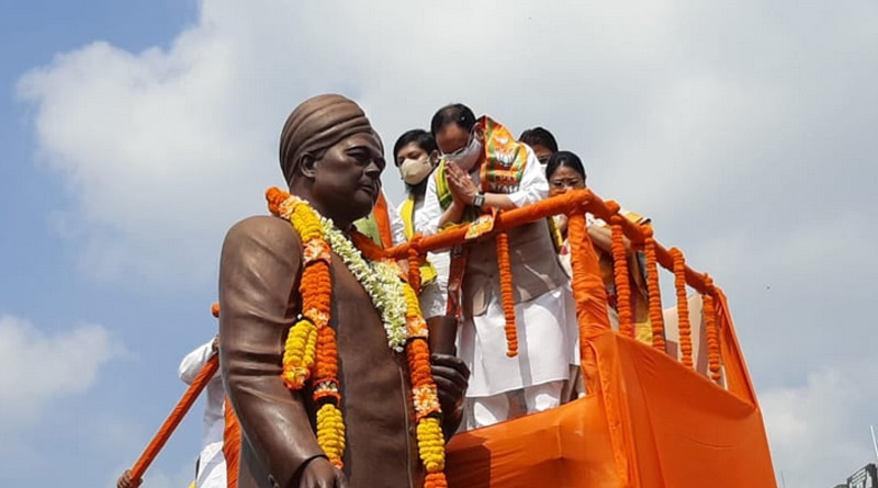 ঠাকুর পঞ্চানন বর্মার মূর্তিতে শ্রদ্ধা জানিয়েই উত্তরবঙ্গ সফর শুরু জেপি নাড্ডার
