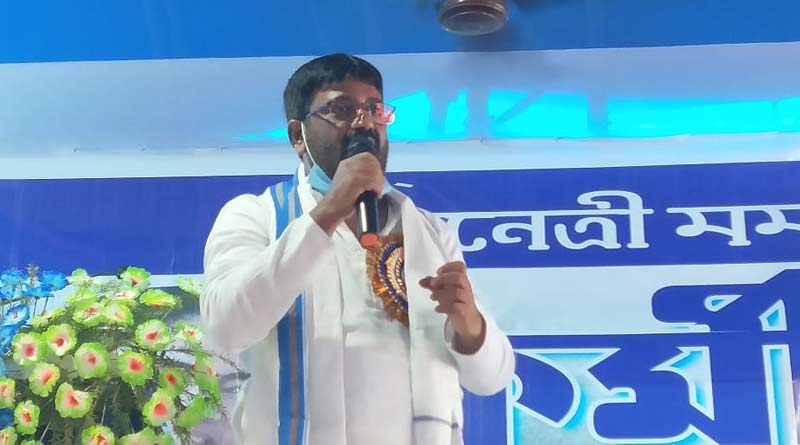 ‘দলে থেকে বিশ্বাসঘাতকতা করলে সহ্য করব না’, কর্মিসভা থেকে হুঁশিয়ারি তৃণমূল সাংসদের