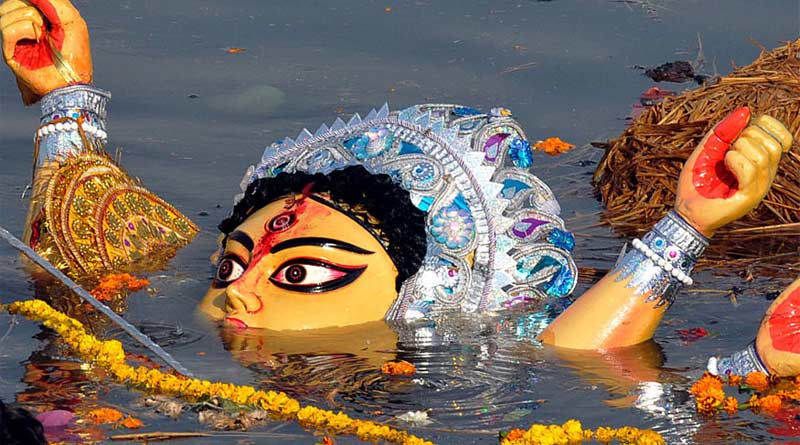 নিষিদ্ধ শোভাযাত্রা, আড়ম্বর ছাড়াই দশমীতে মণ্ডপ থেকে সরাসরি ঘাটে যাবে দেবী প্রতিমা