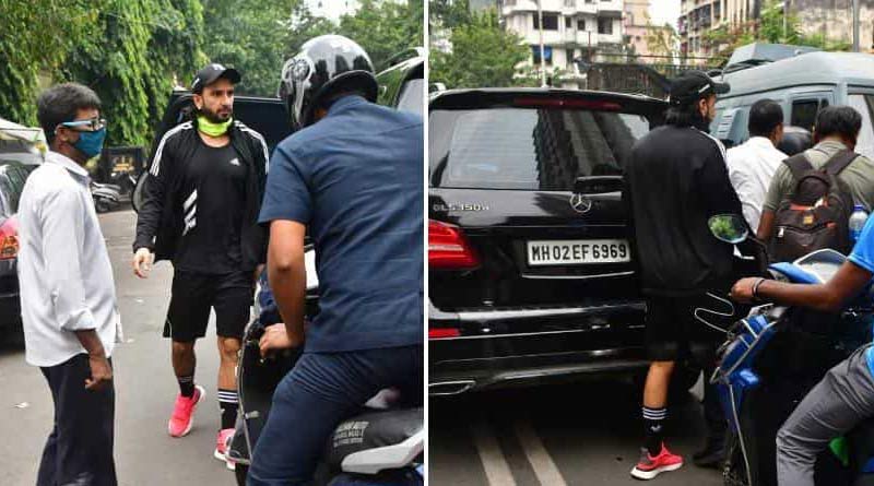 Bangla News of Ranveer Singh was spotted in Mumbai's Bandra road after a Bike Brushes his Mercedes| Sangbad Pratidin