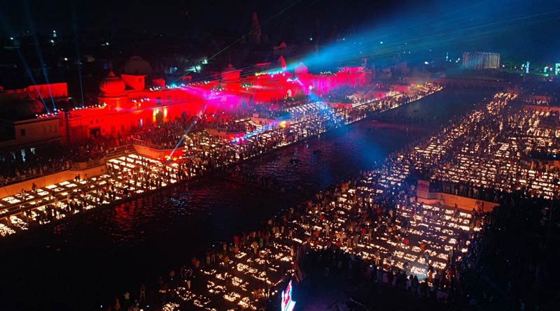 Diwali 2020: 5,84,572 diyas lit in Ayodhya, makes Guinness world record | Sangbad Pratidin
