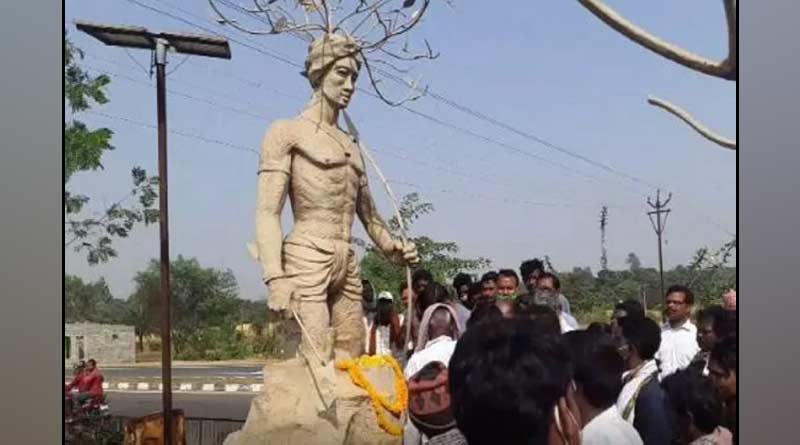 জন্মদিনেও অব্যাহত বিতর্ক, এবার বাঁকুড়ার বিরসা মু্ন্ডার মূর্তি শুদ্ধিকরণ বিজেপির