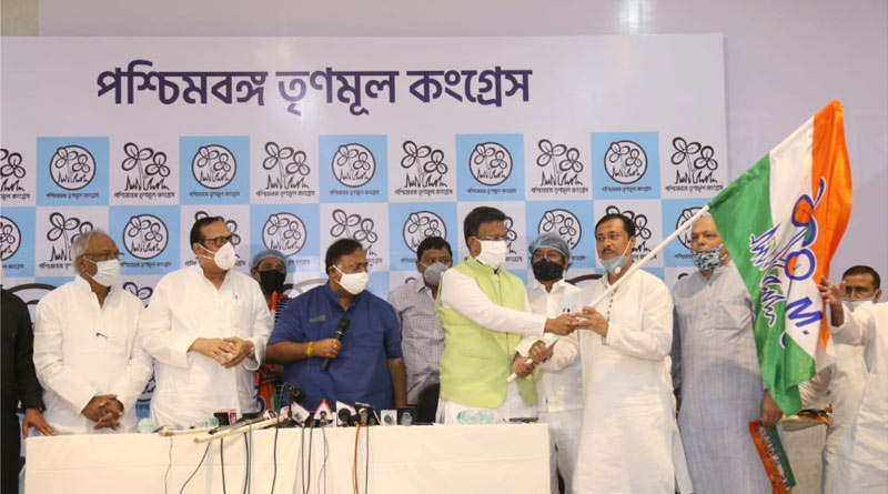 অধীর সভাপতি হতেই তৃণমূলে যোগ বাদুড়িয়ার বিধায়কের, উত্তর ২৪ পরগনায় কার্যত সাফ কংগ্রেস