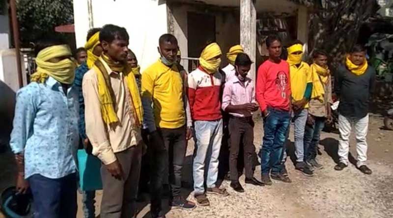 দুর্গাপুজোয় ২০০ টাকা চাঁদা না দেওয়ার শাস্তি! দু’সপ্তাহ ‘একঘরে’ মধ্যপ্রদেশের চোদ্দোটি পরিবার