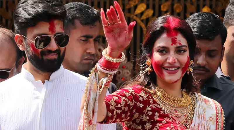 ‘ভালবাসা ব্যক্তিগত, কারও কিছু বলার থাকতে পারে না’, ‘লাভ জেহাদ’ ইস্যুতে বিজেপিকে তোপ নুসরতের