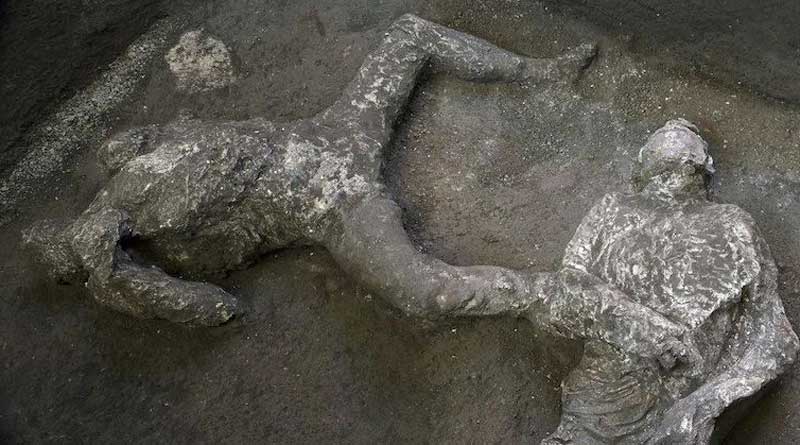 Remains of man, his slave unearthed from ashes of 79 AD volcanic eruption at Italy's Pompeii | Sangbad Pratidin