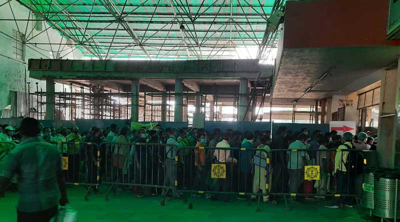 Bengali news: Barricades at Sealdah station create problems to Passengers | Sangbad Pratidin
