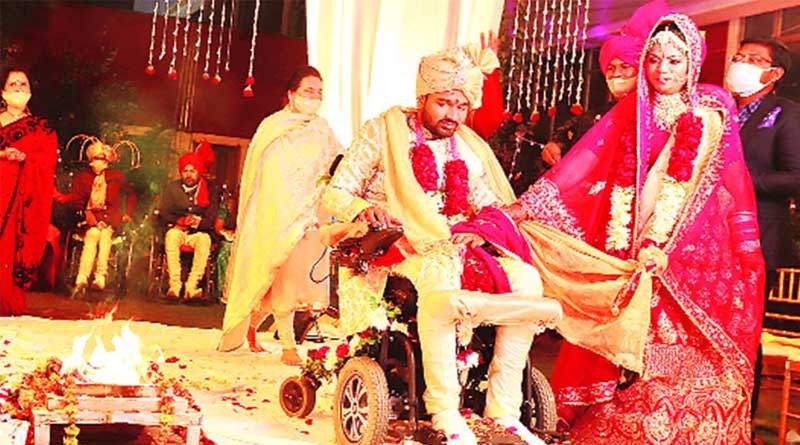 দুর্ঘটনায় অসাড় হয়ে গিয়েছে প্রেমিকের শরীরের নিম্নাংশ, ভালবাসার টানে তাঁকেই বিয়ে প্রেমিকার