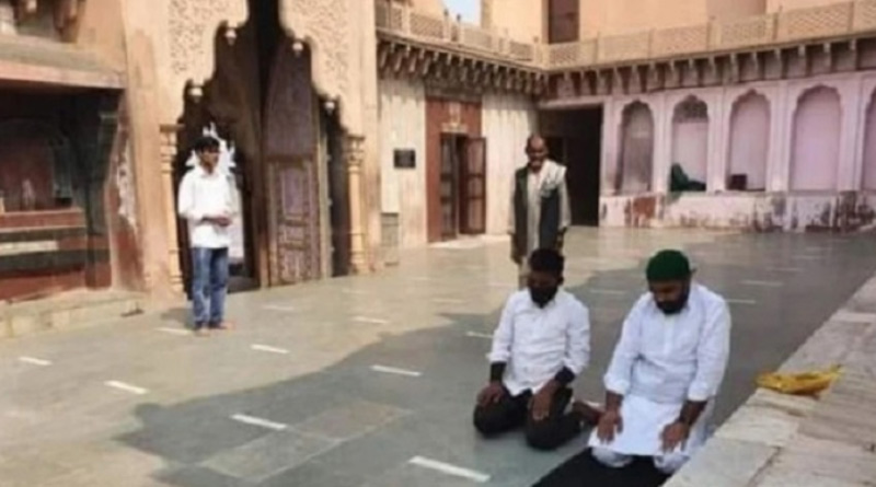 Mathura: Two persons offer namaz at Nand Baba Mandir; FIR lodged