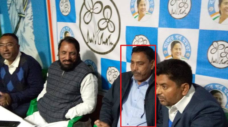 অমিত শাহর সভায় ‘দলবদলে’র তালিকায় নাম ঘোষণা, নেতা বসে তৃণমূল কার্যালয়েই!