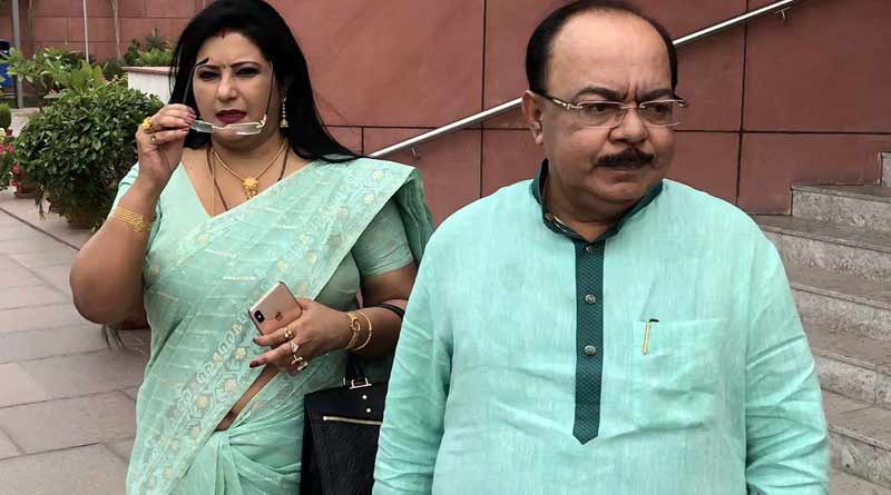 মন্ত্রীর বিরুদ্ধে চক্রান্তের অভিযোগ, সম্মানরক্ষায় শিক্ষকতা ছাড়লেন ‘অপমানিত’ বৈশাখী