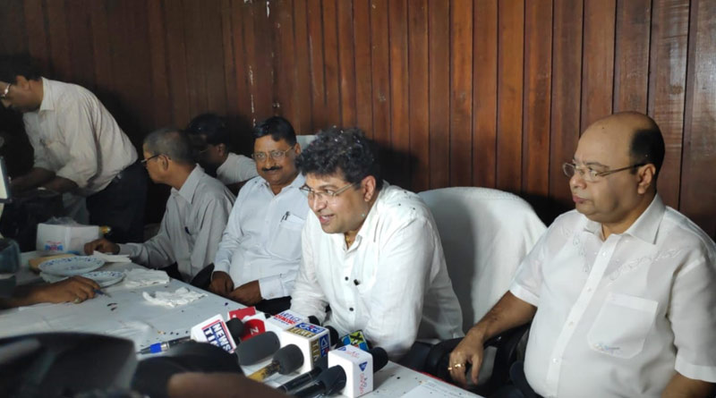 Joydeep Mukherjee refuses to withdraw resignation letter, IFA is in trouble | Sangbad Pratidin