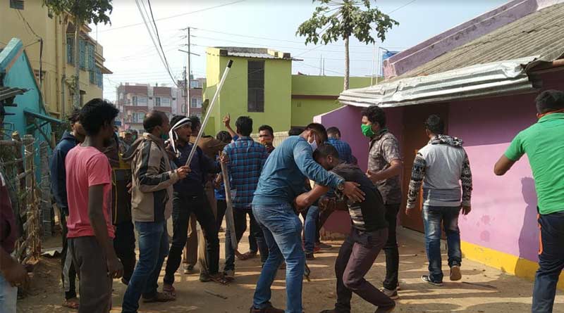দিনেদুপুরে যুবককে গুলি করে খুন, অভিযুক্তের বাড়িতে আগুন উত্তেজিত জনতার, রণক্ষেত্র ঝাড়গ্রাম
