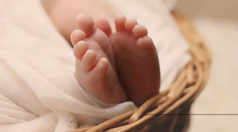 Woman, newborn bleed to death after school dropout performs C-section with shaving blade in UP village | Sangbad Pratidin