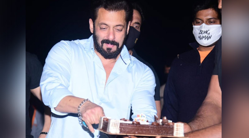 Salman Khan is celebrating 55th Birthday with family | Sangbad Pratidin