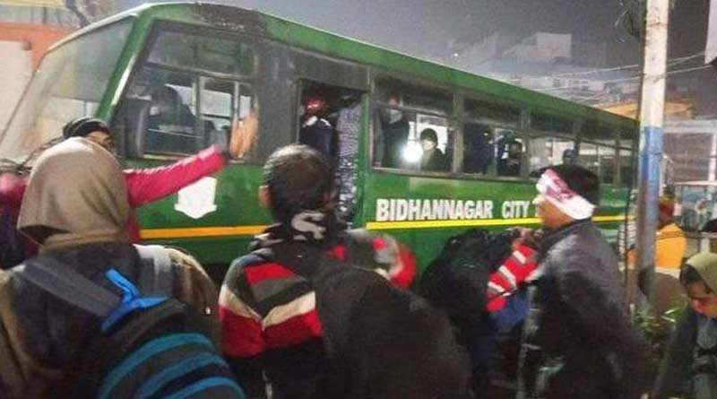 Clash between police and mob in Dharmatala | Sangbad Pratidin