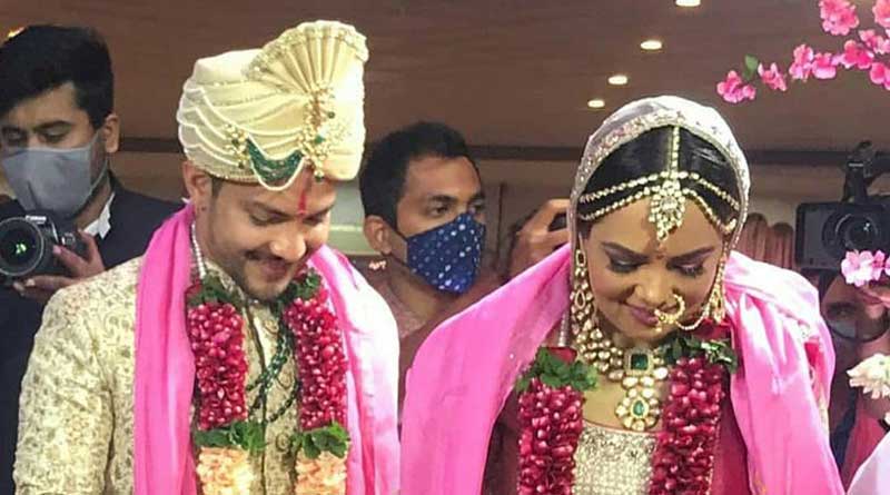 ইসকন মন্দিরে বিয়ে সারলেন আদিত্য নারায়ণ, বরযাত্রীদের সঙ্গে চুটিয়ে নাচ বাবা উদিতের