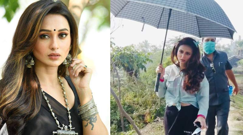 শীতকালে ছাতা মাথায় কোথায় চললেন মিমি? উত্তর দিতে পারলেই মিলবে পুরস্কার
