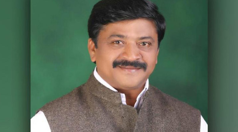 ‌কর্ণাটকের প্রাক্তন মন্ত্রীকে ফিল্মি কায়দায় অপহরণ! মোটা অঙ্কের মুক্তিপণ দাবি, তারপর…