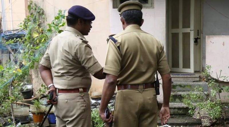 ‘‌ছুটি না পেলে স্ত্রী অশান্তি করবে,’‌ আজব আবেদন পুলিশ আধিকারিকের, পেলেন শাস্তিও