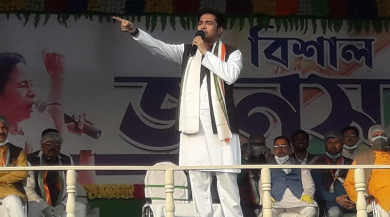‘উনিশে ফোটা পদ্ম একুশে বানের জলে ভেসে যাবে’, দঃ দিনাজপুরের সভায় চ্যালেঞ্জ অভিষেকের