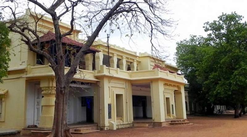 আলাপিনী মহিলা সমিতির ‘নতুন বাড়ি’তে তালা দিল বিশ্বভারতী, ক্ষুব্ধ আশ্রমিকরা
