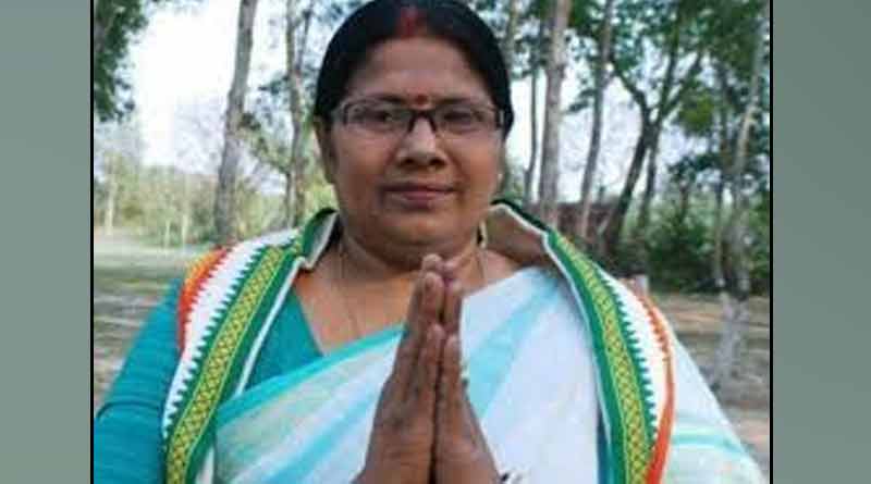 বিজেপিতে যোগদানের পরও সোশ্যাল মিডিয়ায় তৃণমূল ‘প্রীতি’, সমালোচনায় বিদ্ধ বনশ্রী মাইতি