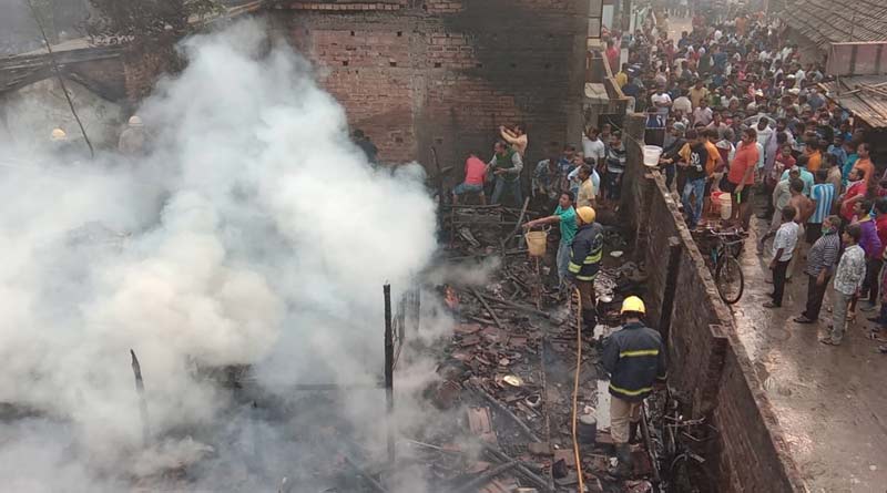 Fire at Kestopur Mission bazar due to cylinder blast, 6 houses damaged| Sangbad Pratidin
