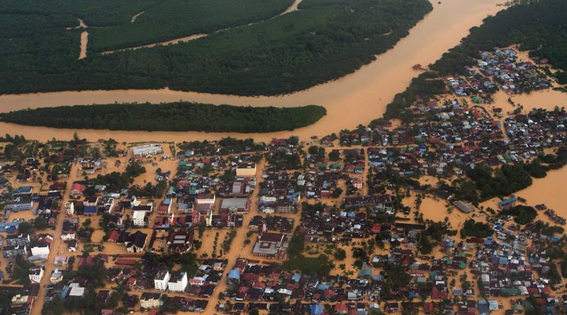 Six dead, nearly 50,000 evacuated in Malaysia floods । Sangbad Pratidin