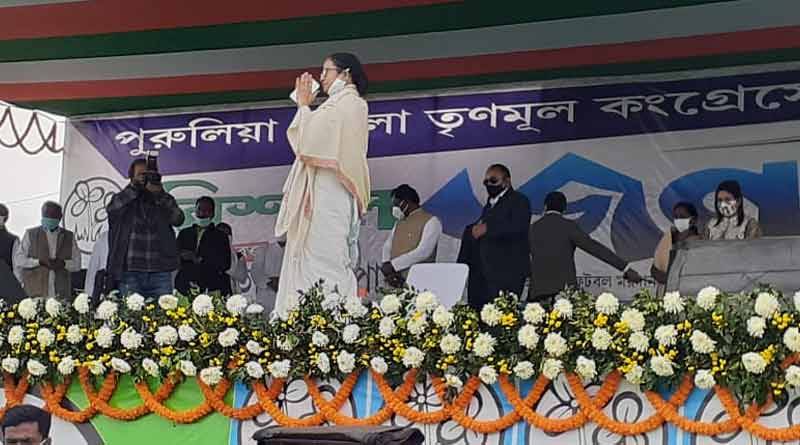পুরুলিয়ার সভা চলাকালীন স্বনির্ভর গোষ্ঠীর প্রশিক্ষকদের বিক্ষোভ, মেজাজ হারালেন মুখ্যমন্ত্রী