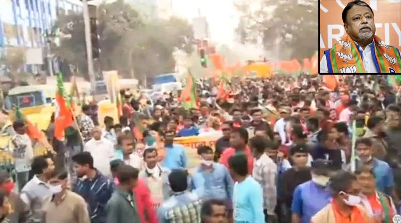 চারু মার্কেট থানার সামনে বিজেপির মিছিলে ‘হামলা’, রাজ্যপালের কাছে নালিশ মুকুলের