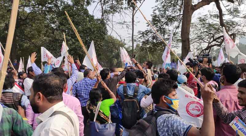 শিক্ষক ঐক্য মুক্তমঞ্চের নবান্ন অভিযানে ধুন্ধুমার, পুলিশ-মিছিলকারী সংঘর্ষে মুখ ফাটল DC’র