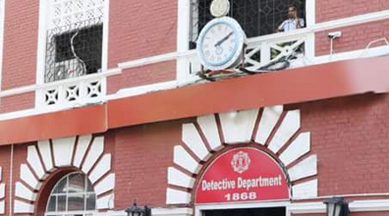 গোয়েন্দাদের ‘বৃদ্ধ ঘড়ি’তে ভূতুড়ে সময়, সারানোর তৎপরতা লালবাজারের