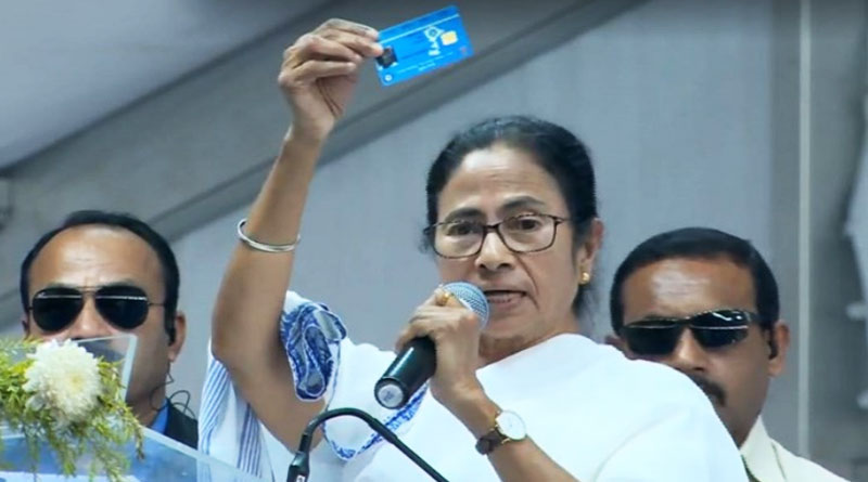 একুশে তৃণমূলের ট্রাম্প কার্ড ‘দুয়ারে সরকার’ এবং ‘স্বাস্থ্যসাথী’, প্রকল্পের সাফল্যে উদ্বেগে বিজেপিও