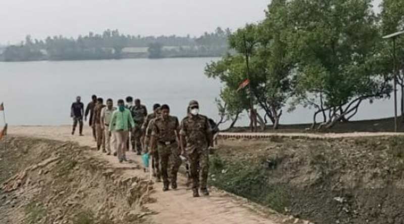 মাঝ নদীতে নৌকোয় উদ্দাম নাচ পর্যটকদের, বাধা দেওয়ায় আক্রান্ত পুলিশকর্মী